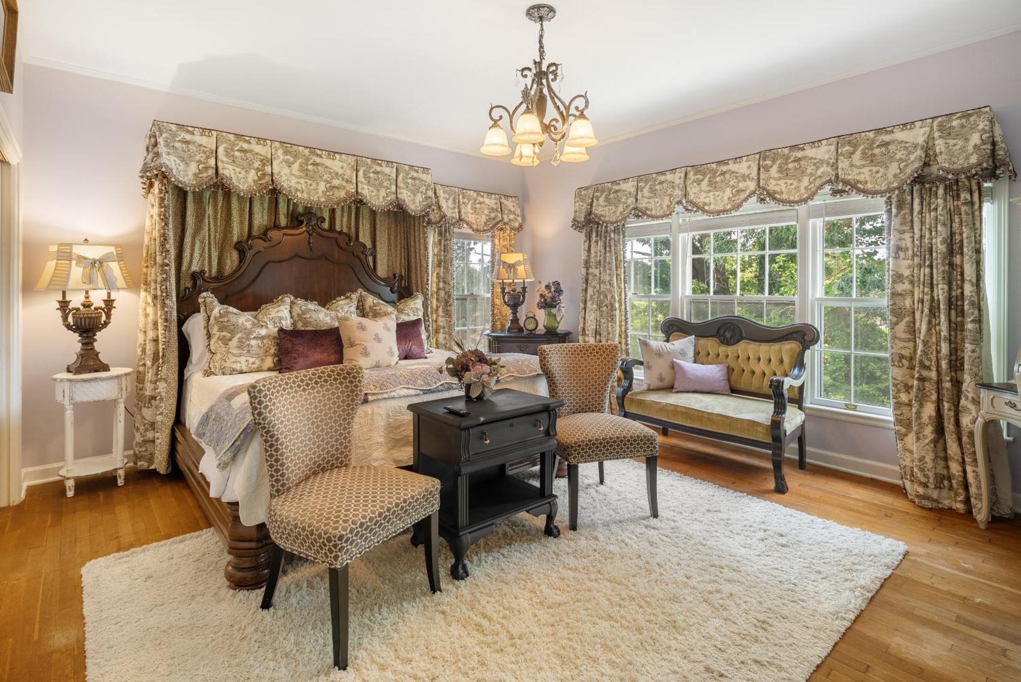 Beland Mansion-Blooming Garden Suite! Fort Smith Exteriör bild