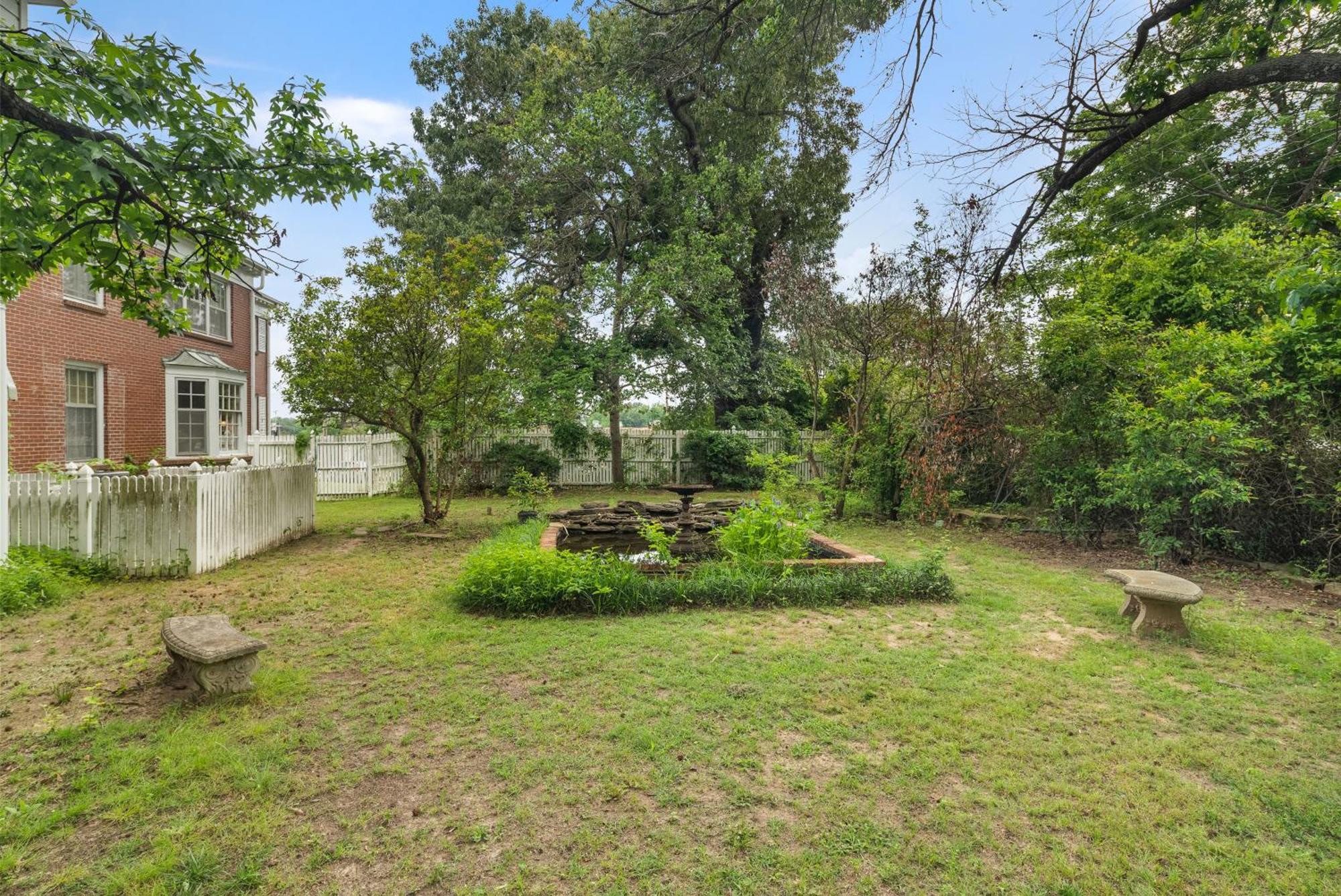 Beland Mansion-Blooming Garden Suite! Fort Smith Exteriör bild