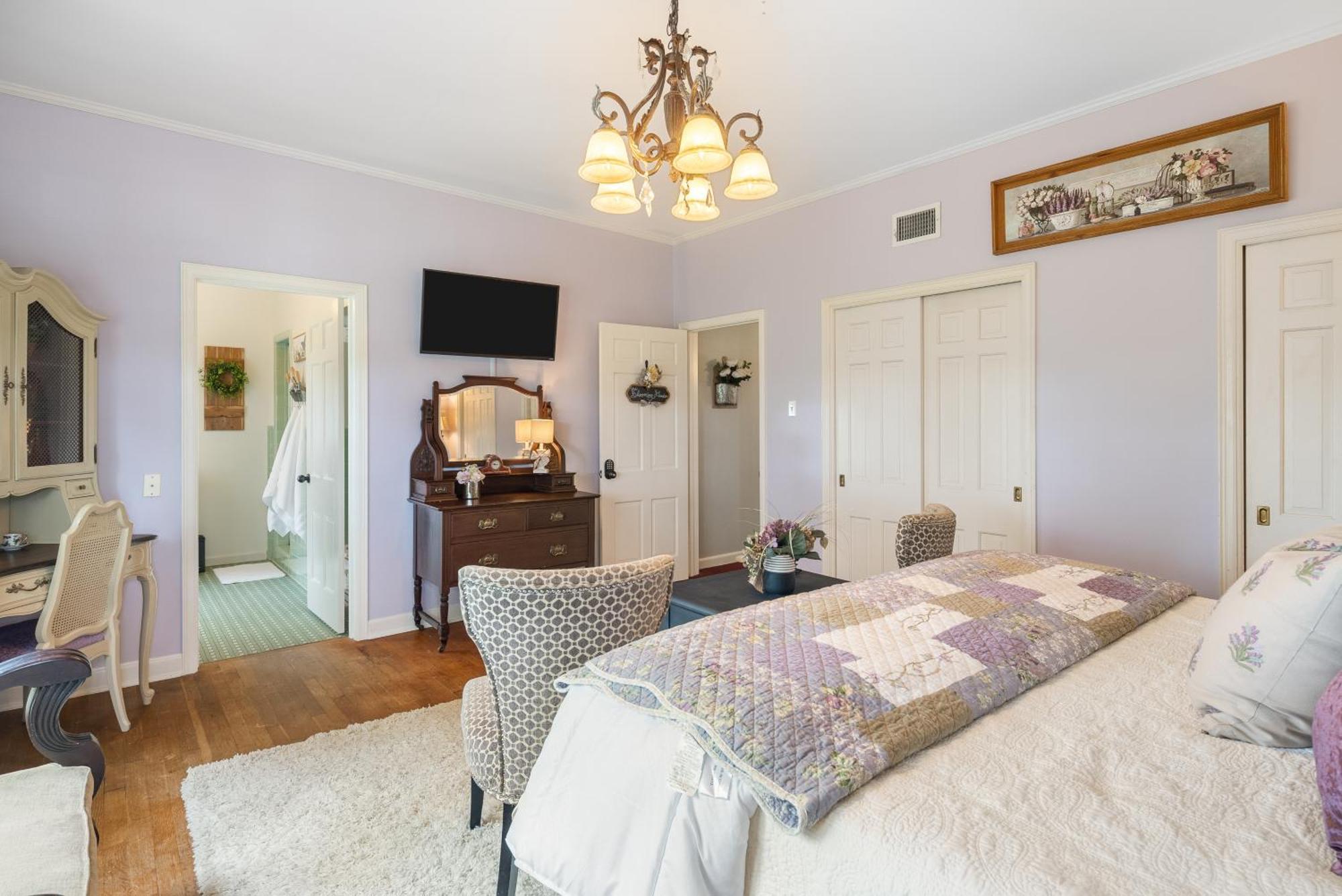 Beland Mansion-Blooming Garden Suite! Fort Smith Exteriör bild