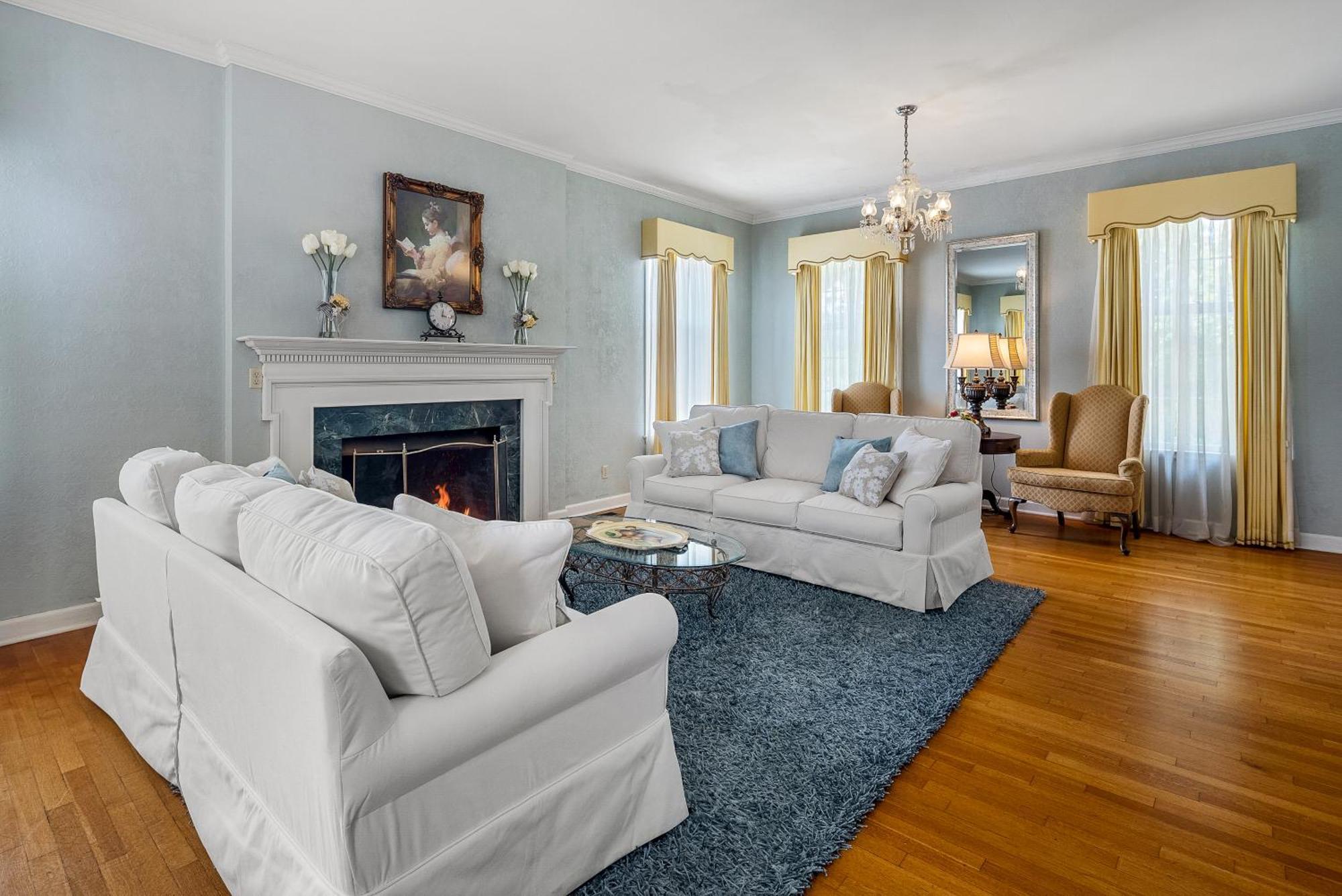 Beland Mansion-Blooming Garden Suite! Fort Smith Exteriör bild